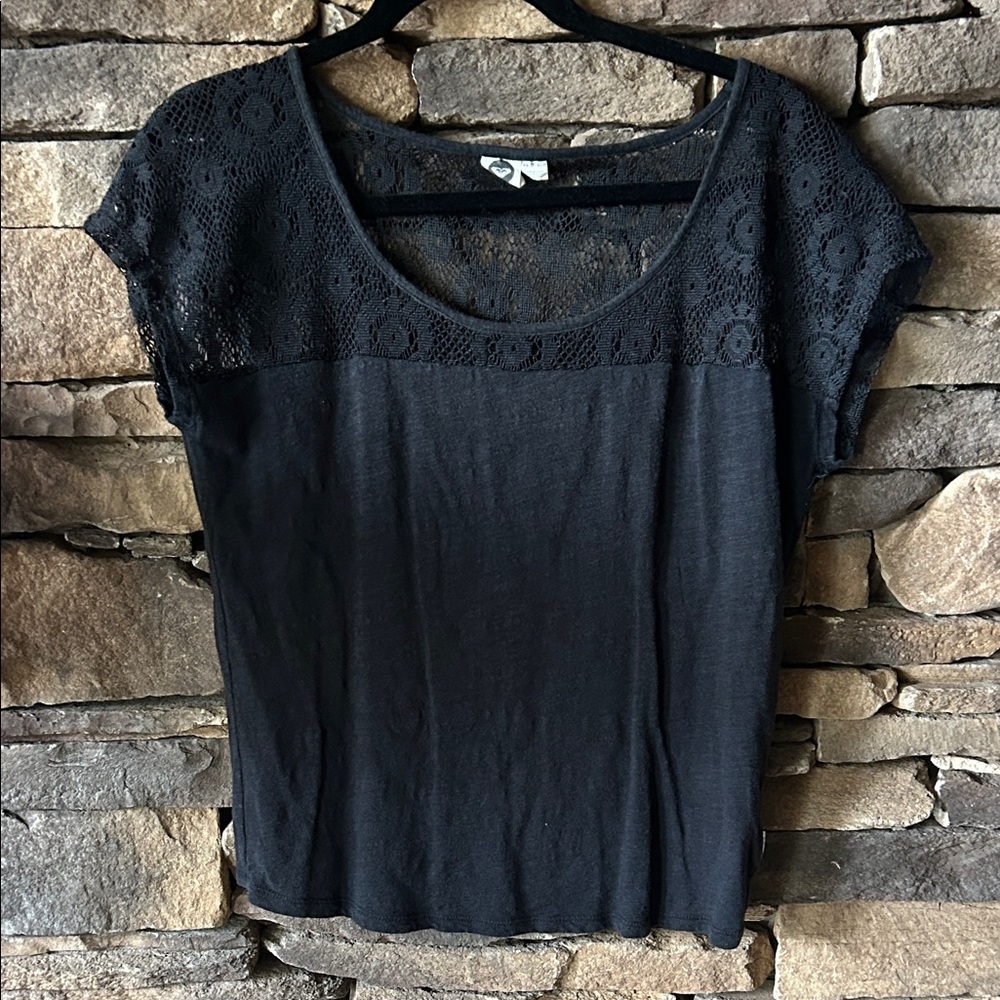 Roxy Black Short Sleeve Top with floral lace. XS - fits on the bigger side.